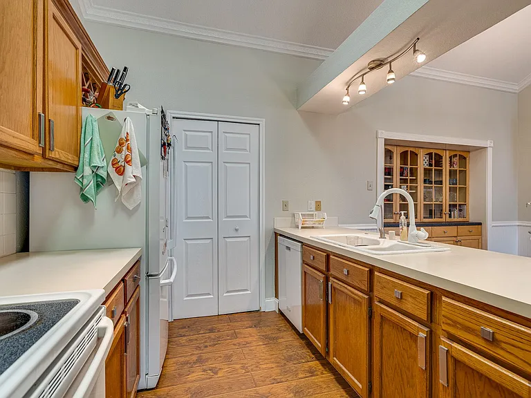 10236 Quest Dr — Photo 18