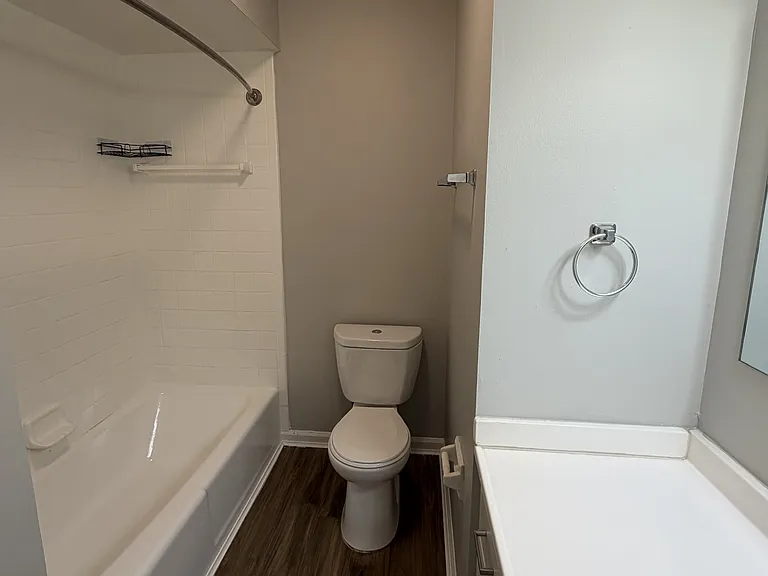 7 Pointe Apartments — Photo 55