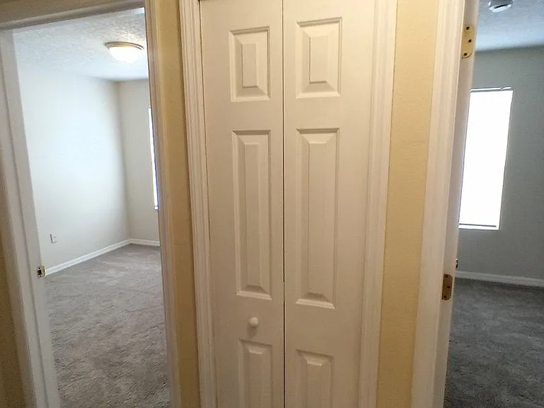 880 E Columbia Ave — Photo 24