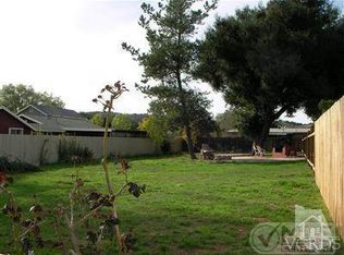 115 Prospect St, Oak View, CA 93022