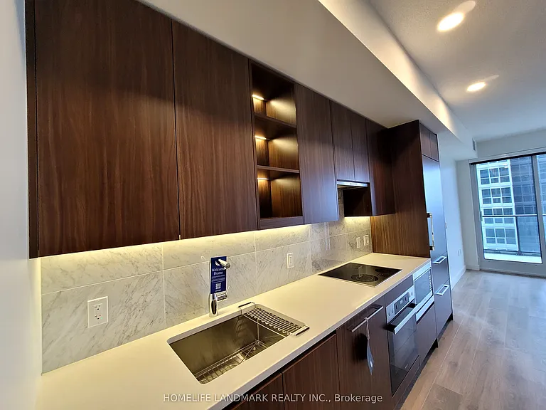95 McMahon Dr #2905 — Photo 5