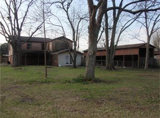 832 S 3rd St, La Porte, TX 77571