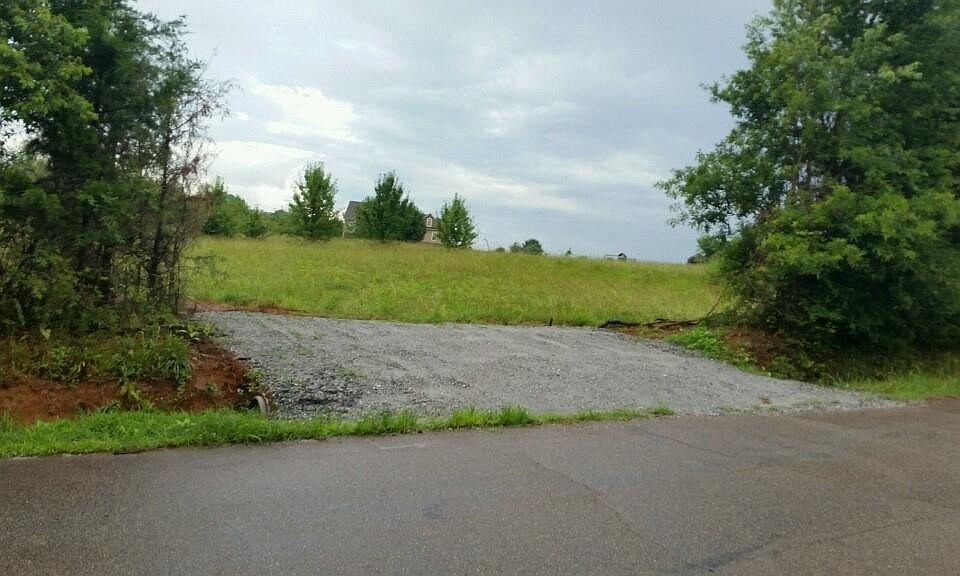 2nd image of 377 Graham Rd