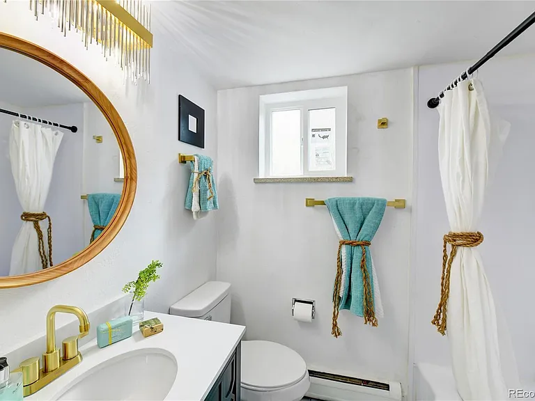 2401 S Gaylord St #305 — Photo 7