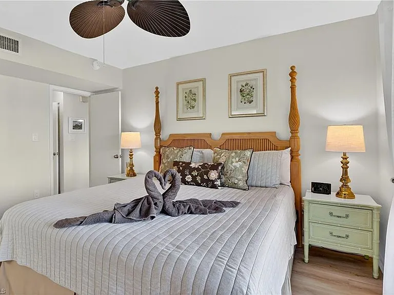 788 Park Shore Dr #B22 — Photo 15