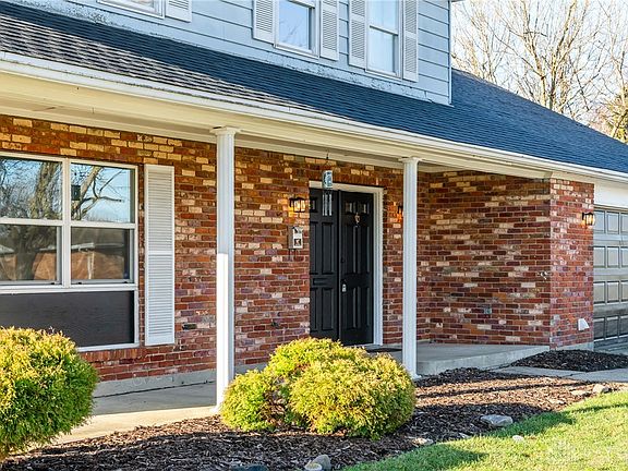 3rd image of 4020 Caprice Rd