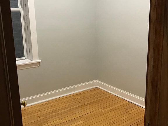 4th image of 2522 N California Ave