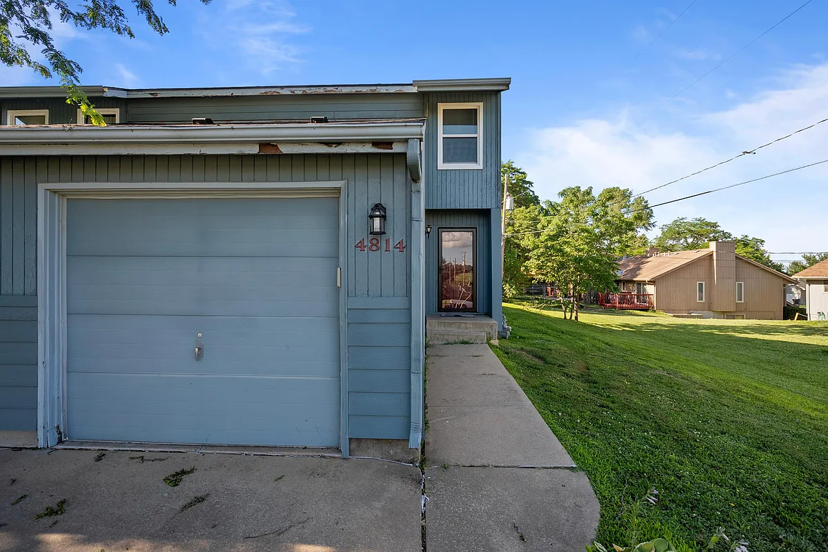 Building Photo - 4814 SW 36th Ter
