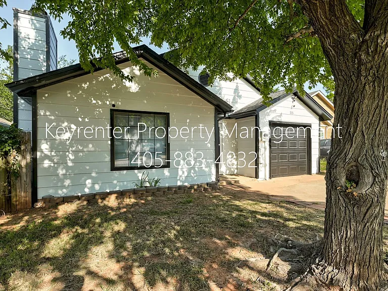 313 Belmont Dr — Photo 4