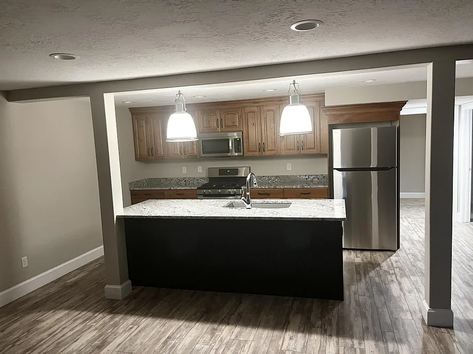 2 bed, 1800 sqft, $1,650 — Photo 2