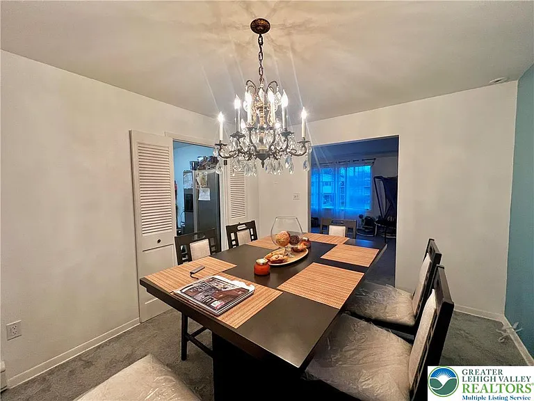 1160 Brentwood Ave — Photo 3
