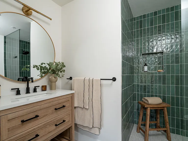 611 N Virgil — Photo 14