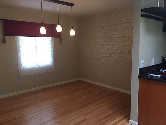 3rd image of 3841 Laguna Way