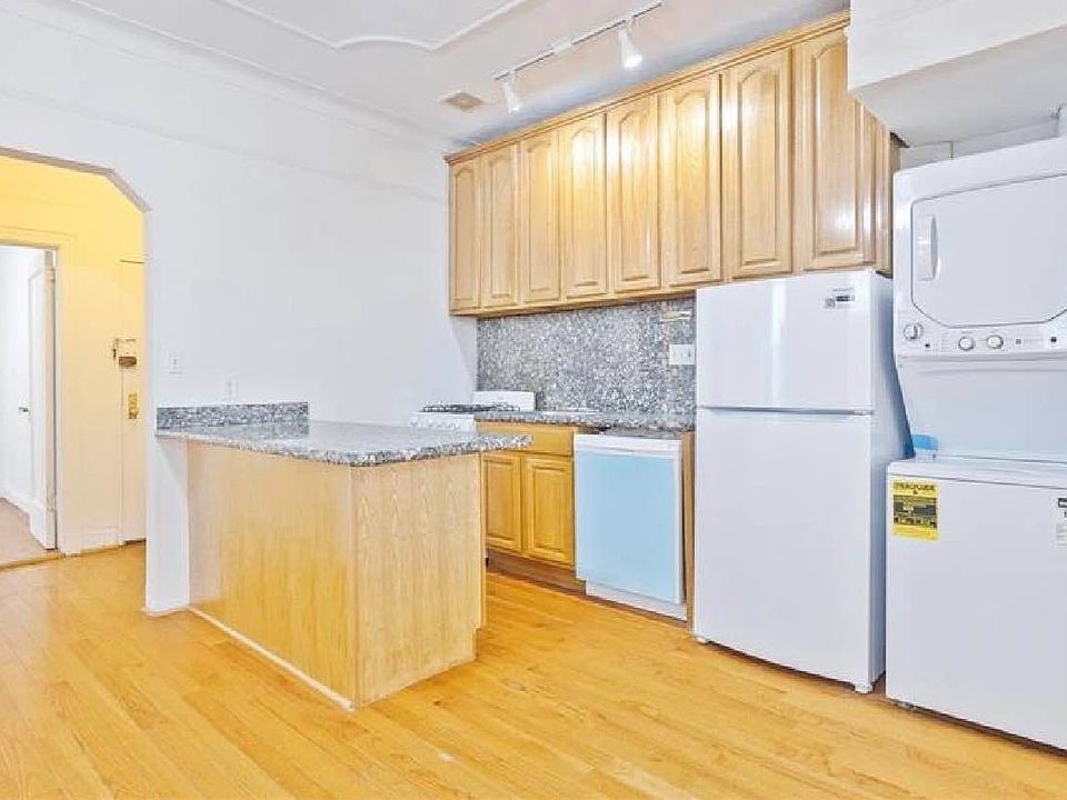 1st image of 351 16th St APT 2F