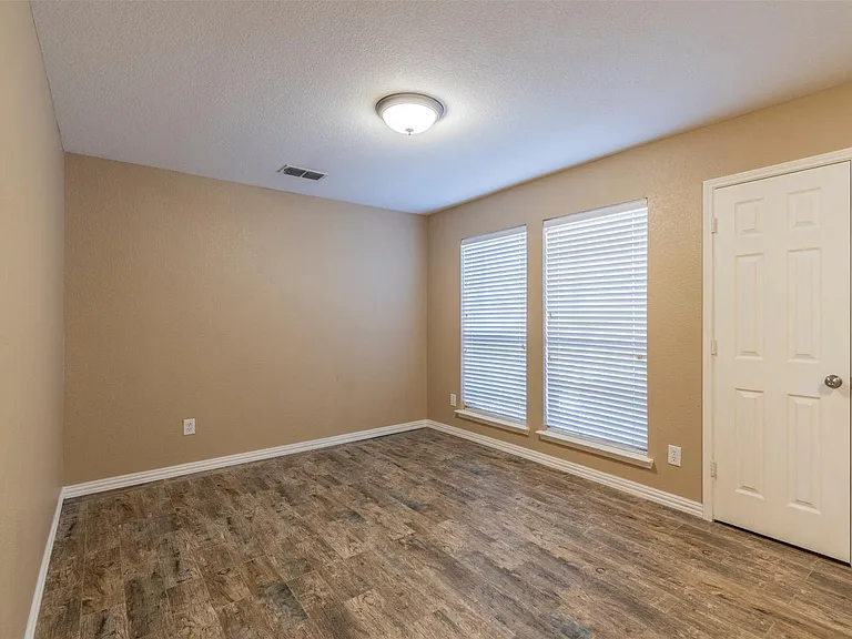 2017 Lake Highlands Dr — Photo 13