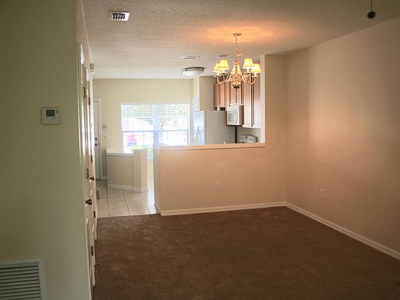 4th image of 1323 Hampton Park Ln #1323