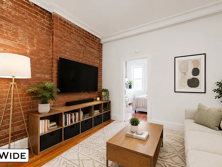172 Thompson St #10 — Photo 1