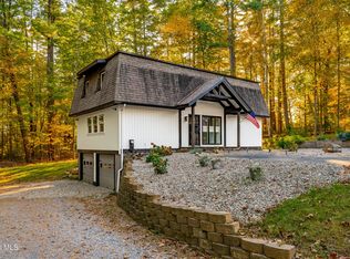 4 Stonegate Dr, Queensbury, NY 12804