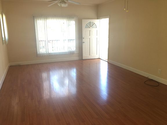 2nd image of 204 E Maple St Floor 1