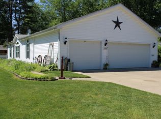 1726 Wyllys St, Midland, MI 48642