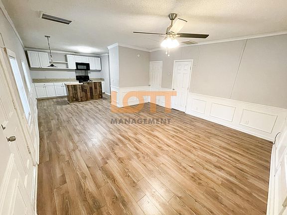 4th image of 310 Frank St