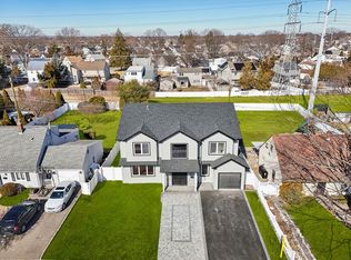 430 Wellington Rd, East Meadow, NY 11554