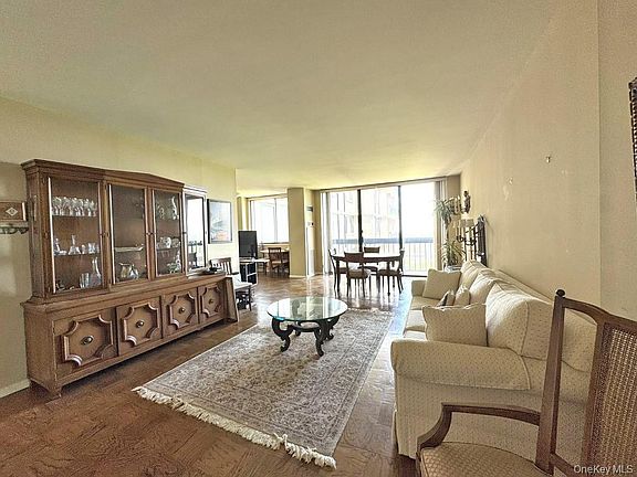 3rd image of 271-10 Grand Central Parkway #16S