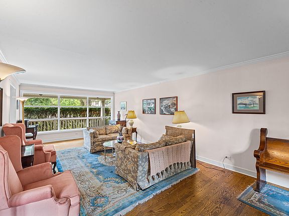5th image of 3822 Knight St