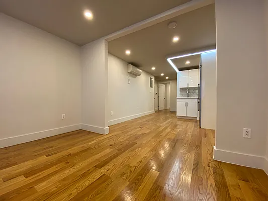 Rented by Nooklyn NYC LLC | media 20