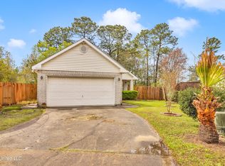 11121 Oakcrest Dr, Diberville, MS 39540