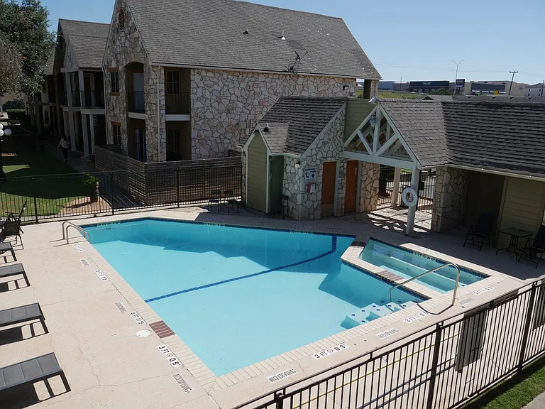 Madeira Apartments at Live Oak — Photo 48