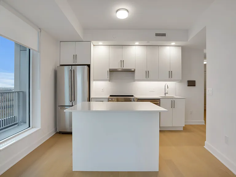3240 William Coltson Ave — Photo 181
