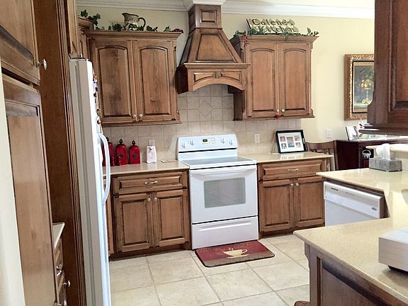 4th image of 4100 NE 142nd Ct
