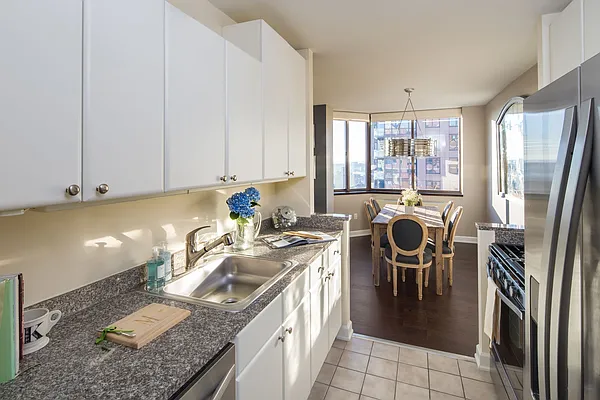 Rented by Chelsea Associates LLC | media 7