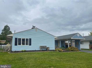 43 Stream Ln, Levittown, PA 19055