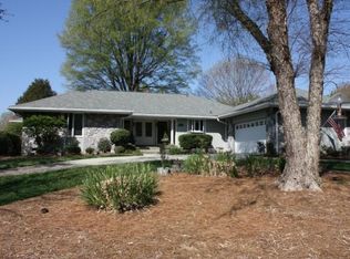 8400 Raintree Ln, Charlotte, NC 28277