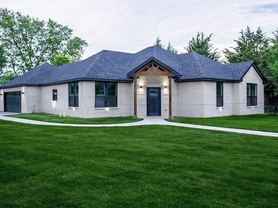 1st image of 2212 Lakeshore Ln