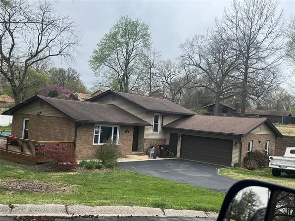 100 Cedar Ln, East Alton, IL 62024