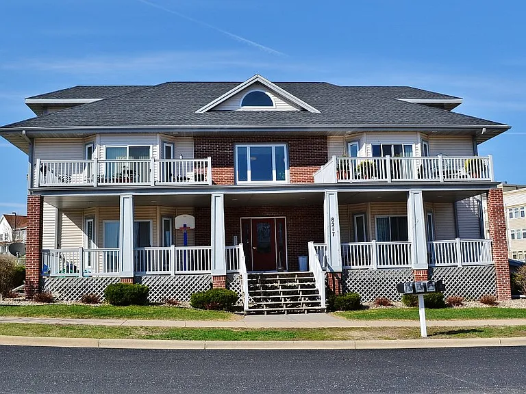 8217 Mansion Hill Ave — Photo 1