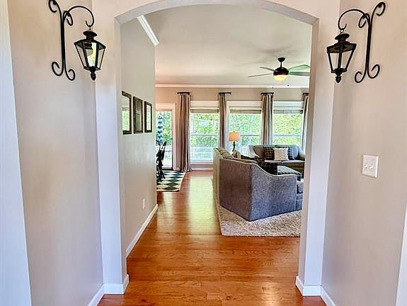 2nd image of 3413 Maple Ridge Dr