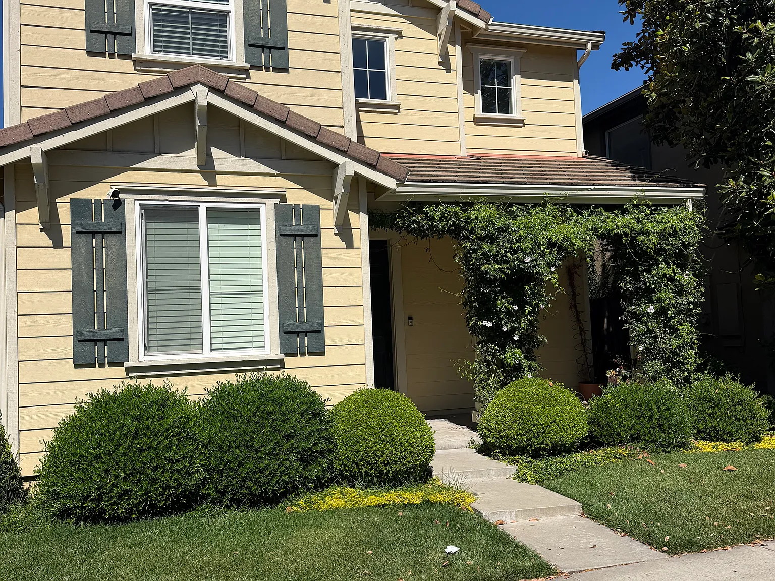 4 bed, 2088 sqft, $2,800 — Photo 3