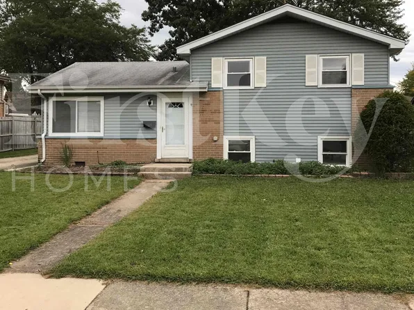 424 W Moreland Ave, Addison, IL 60101