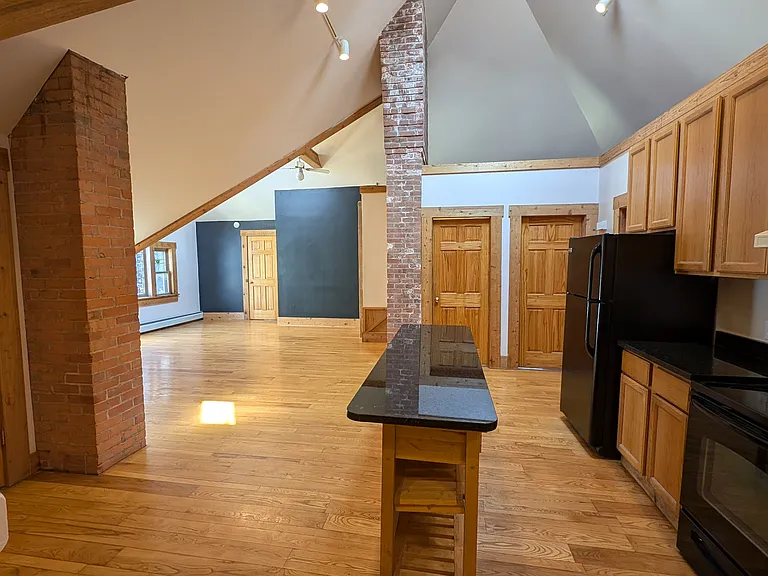 541 University Ave #5 — Photo 8