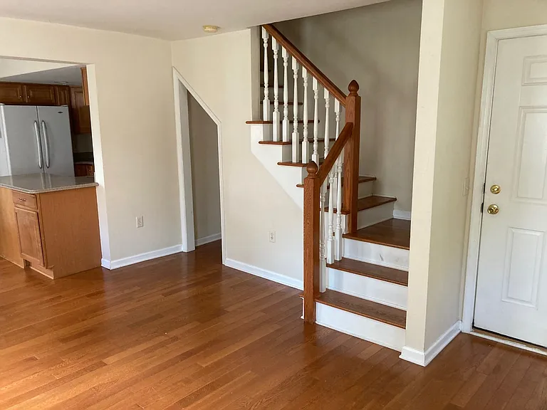 8 West St #1 — Photo 4