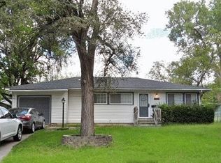 1924 SW Tara Ave, Topeka, KS 66611