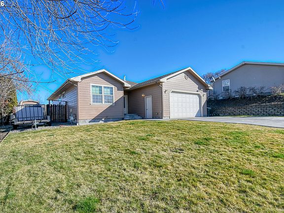 2nd image of 2175 NW Gilliam Ave