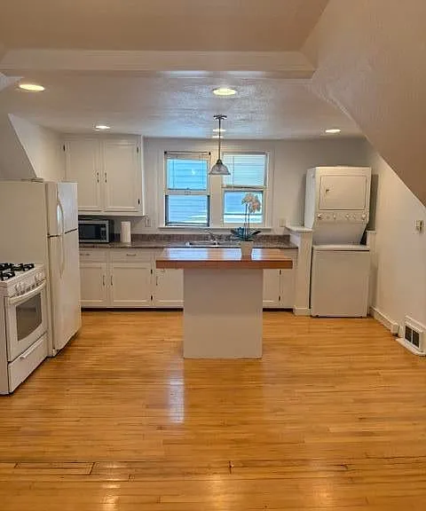 828 E Wright St #2 — Photo 3