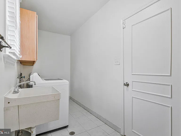 1171 Foxhound Ct — Photo 32