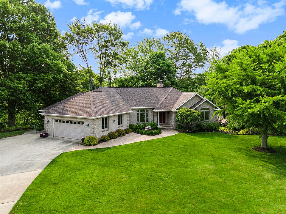 1st image of 565 Hawksnest Dr