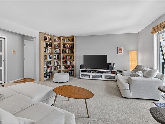 4th image of 604 North Westfield Road #C